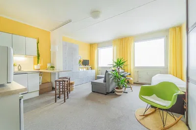 Dnevni boravak; drveni pod, prirodna svjetlost, moderan stil, visoki stropovi