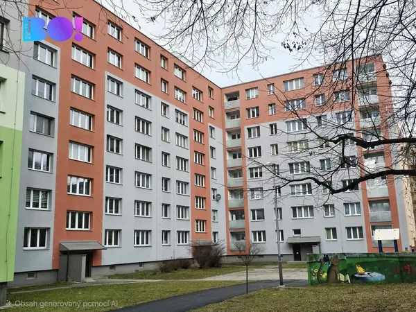 Кухиња; кухињски апарати, дрвени под, природно светло, модерни стил