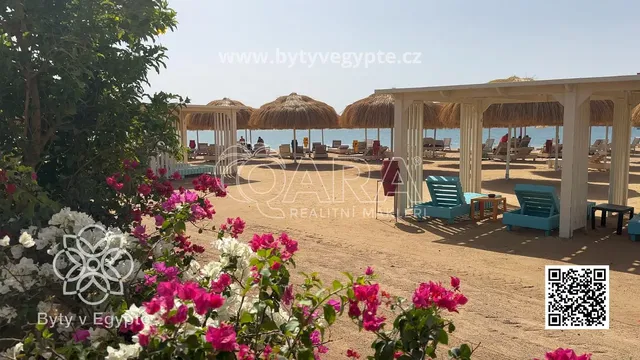 Дневна соба; дрвени под, природно светло, модерни стил