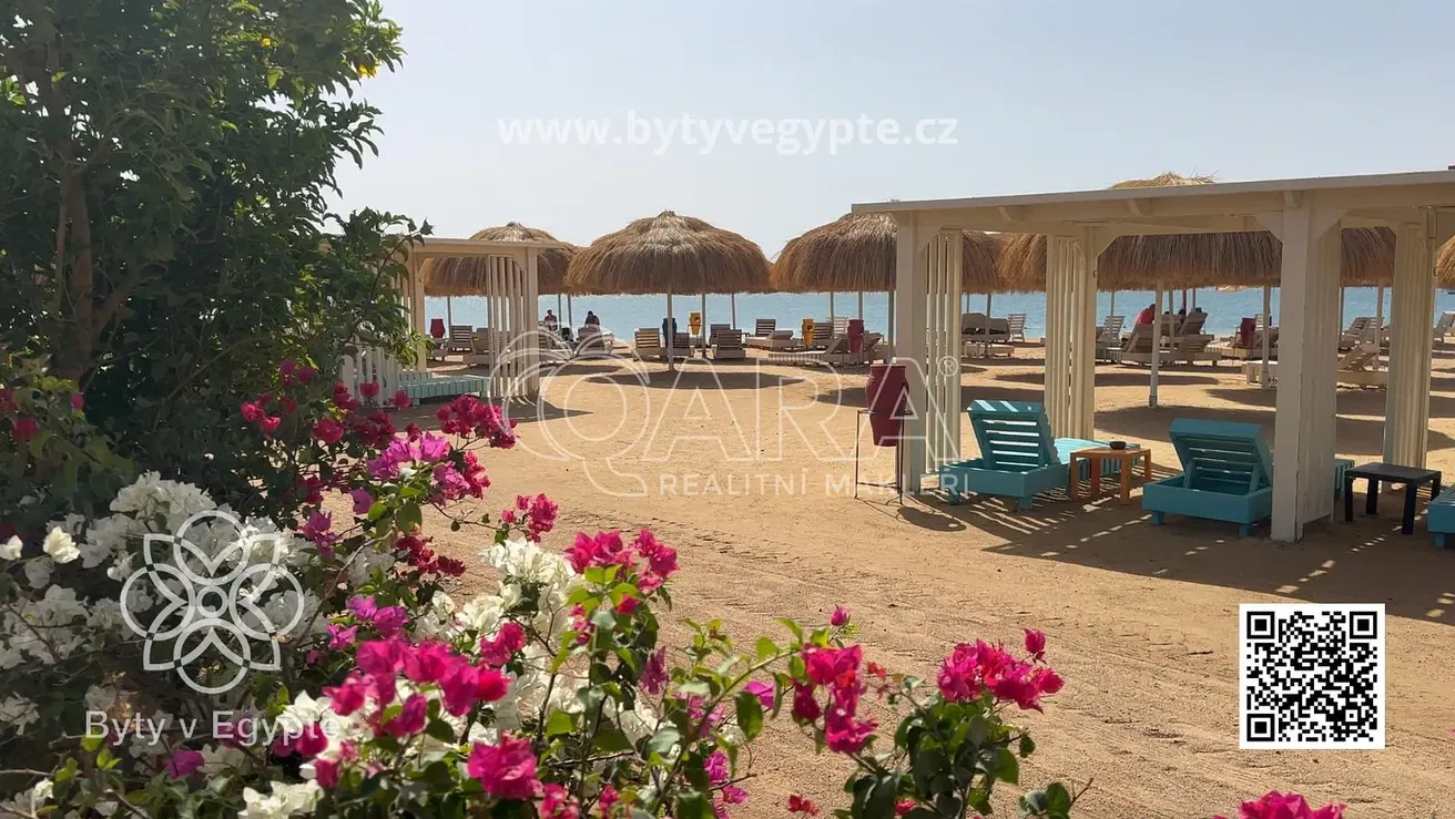 Дневна соба; дрвени под, природно светло, модерни стил