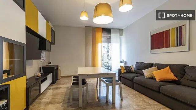 Κουζίνα; συσκευές κουζίνας, ξύλινο πάτωμα, φυσικό φως, μοντέρνο στυλ