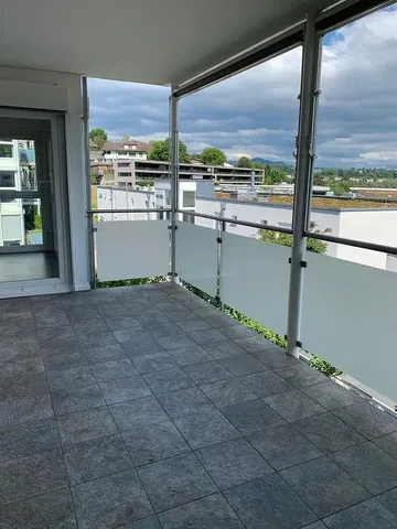 Küche; küchengeräte, holzboden, tageslicht, moderner stil