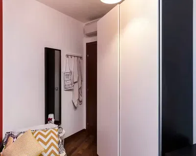 Küche; küchengeräte, fliesenboden, tageslicht, moderner stil