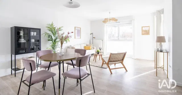 Wohnzimmer; holzboden, tageslicht, moderner stil