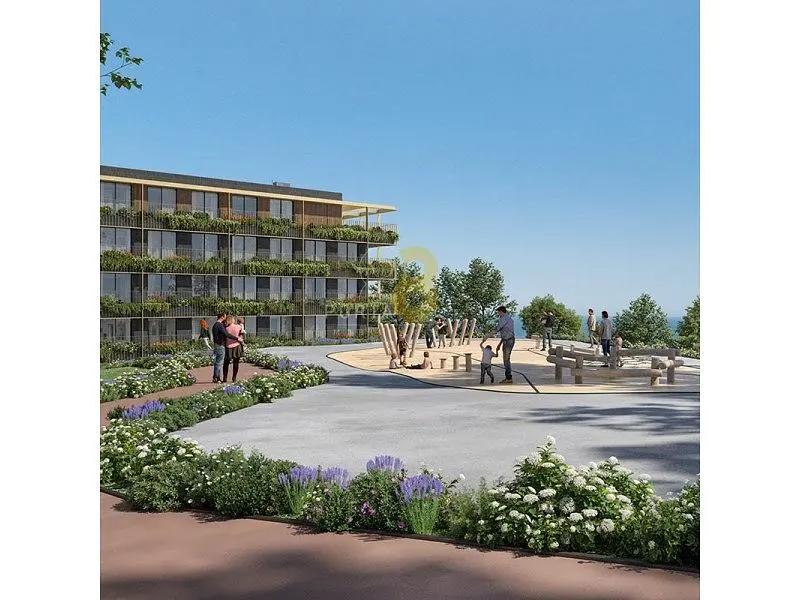 Κουζίνα; συσκευές κουζίνας, ξύλινο πάτωμα, φυσικό φως, μοντέρνο στυλ