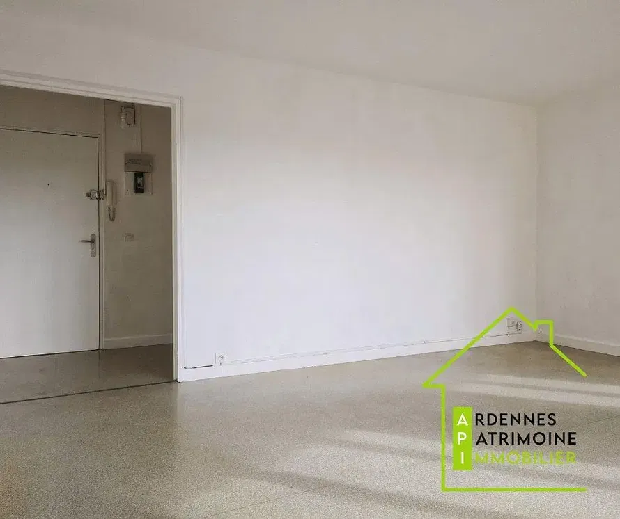 Küche; küchengeräte, holzboden, tageslicht, moderner stil