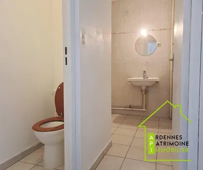 Küche; küchengeräte, holzboden, tageslicht, moderner stil