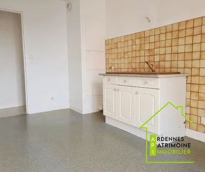 Küche; küchengeräte, holzboden, tageslicht, moderner stil