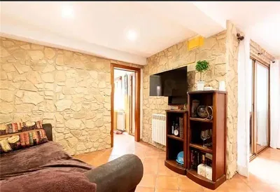 Küche; küchengeräte, holzboden, tageslicht, moderner stil