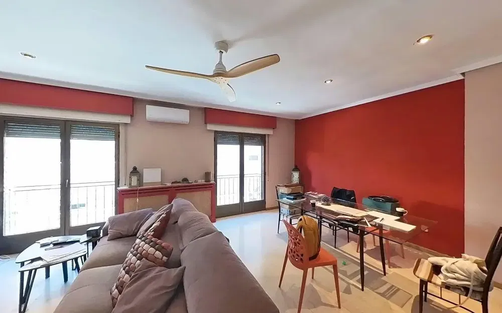 Living room; wood floor, natural light, modern style