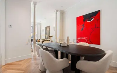 Küche; küchengeräte, holzboden, tageslicht, moderner stil