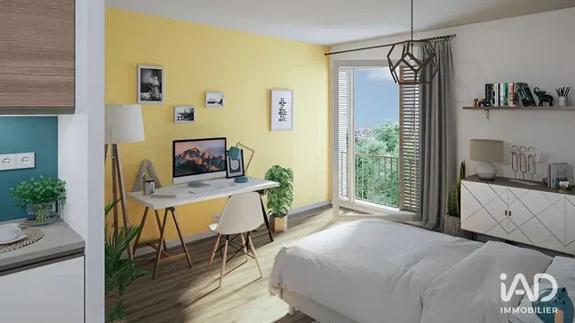 Keuken; keukenapparatuur, houten vloer, natuurlijk licht, moderne stijl