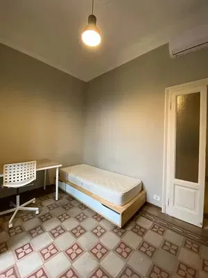 Wohnzimmer; holzboden, tageslicht, moderner stil