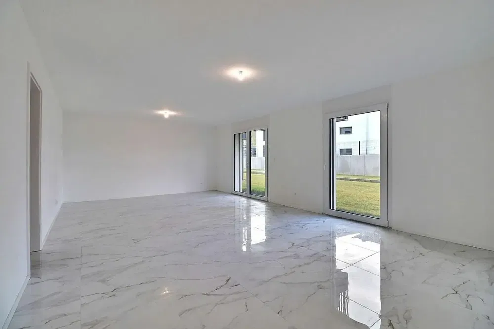 Küche; küchengeräte, holzboden, tageslicht, moderner stil