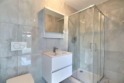 Küche; küchengeräte, holzboden, tageslicht, moderner stil