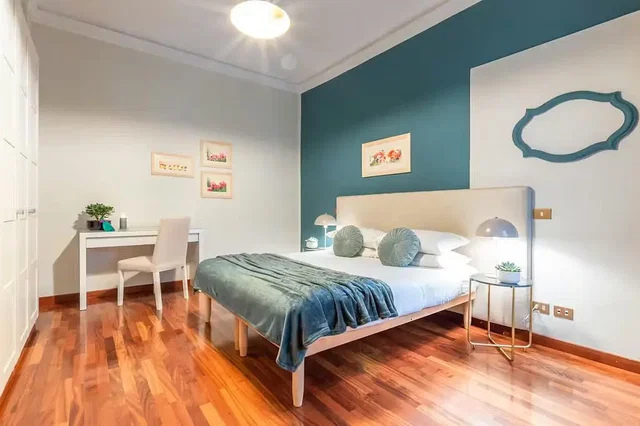 Kuchyně; kuchyňské spotřebiče, dlažba, přirozené světlo, moderní styl