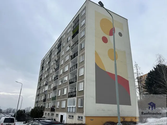 Хол; дървен под, естествена светлина, модерен стил