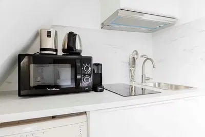 Wohnzimmer; holzboden, tageslicht, moderner stil