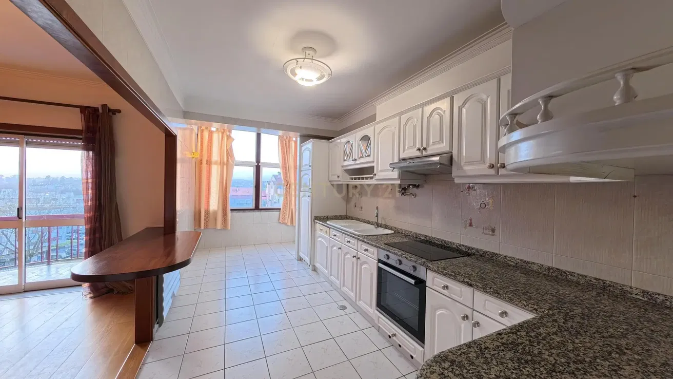 Salon; parquet, lumière naturelle, style moderne