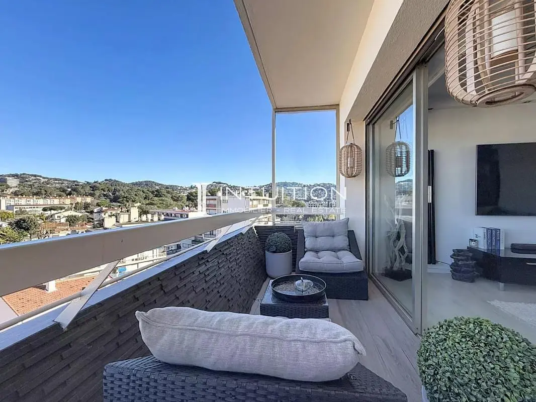Kitchen; kitchen appliances, wood floor, natural light, modern style