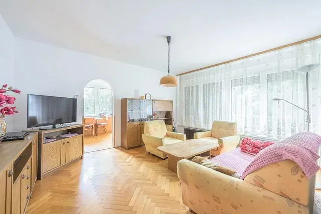 Küche; küchengeräte, holzboden, tageslicht, moderner stil