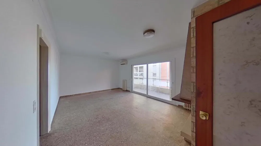 Mutfak; mutfak aletleri, fayans zemin, doğal ışık, modern stil