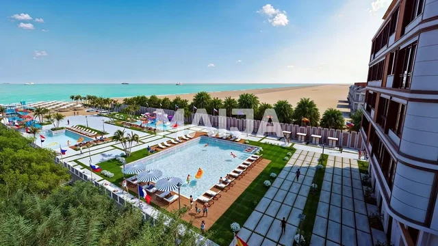 Кухиња; кухињски апарати, дрвени под, природно светло, модерни стил