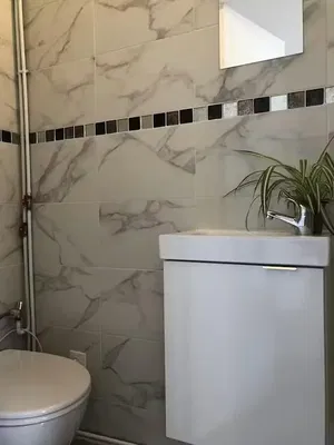 Wohnzimmer; holzboden, tageslicht, moderner stil