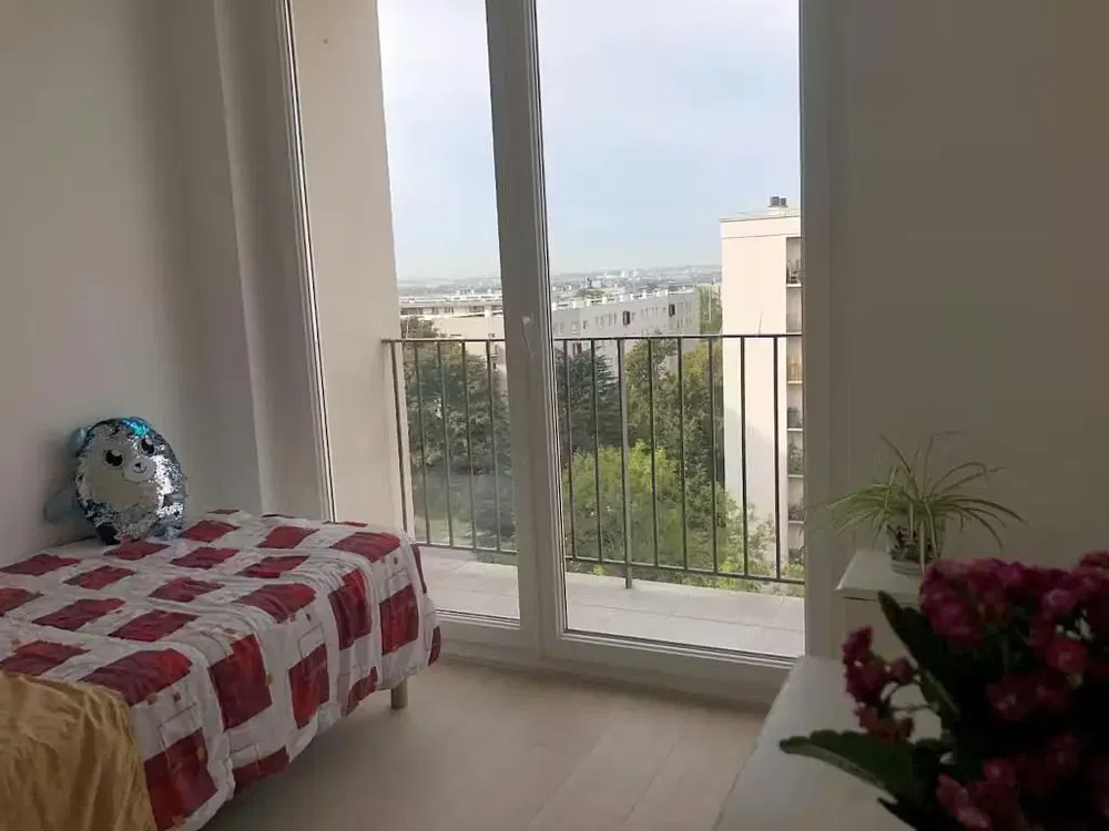 Küche; küchengeräte, holzboden, tageslicht, moderner stil