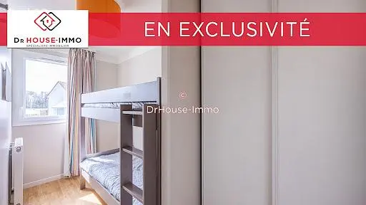 Kuchyňa; kuchynské spotrebiče, dlažba, prirodzené svetlo, moderný štýl