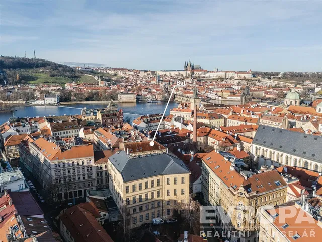 Kitchen; kitchen appliances, wood floor, natural light, modern style