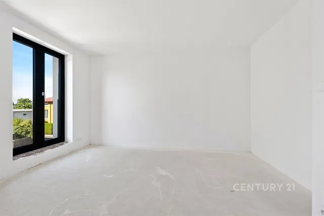 Cozinha; eletrodomésticos, chão de madeira, luz natural, estilo moderno