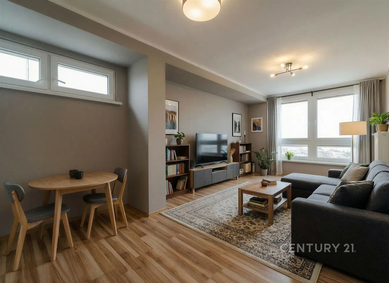 Küche; küchengeräte, holzboden, tageslicht, moderner stil