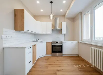 Küche; küchengeräte, holzboden, tageslicht, moderner stil