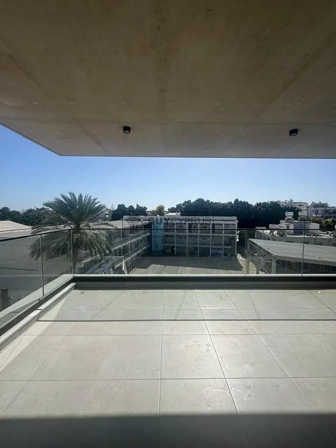 Cuisine; électroménager, parquet, lumière naturelle, style moderne