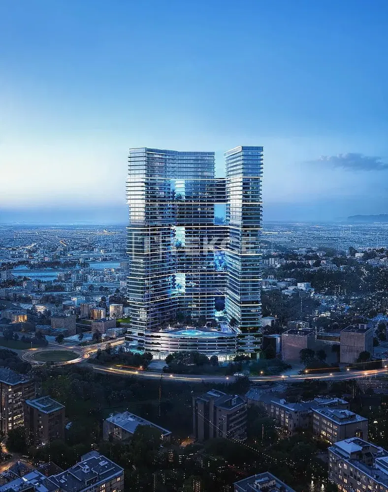 Cozinha; eletrodomésticos, chão de madeira, luz natural, estilo moderno