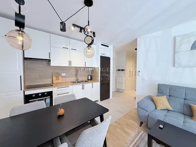 Wohnzimmer; holzboden, tageslicht, moderner stil