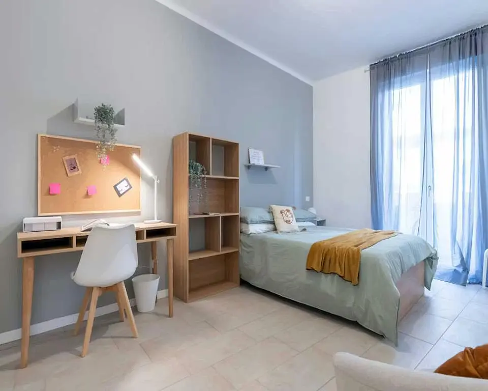 مطبخ; أجهزة المطبخ, أرضية خشبية, ضوء طبيعي, أسلوب عصري