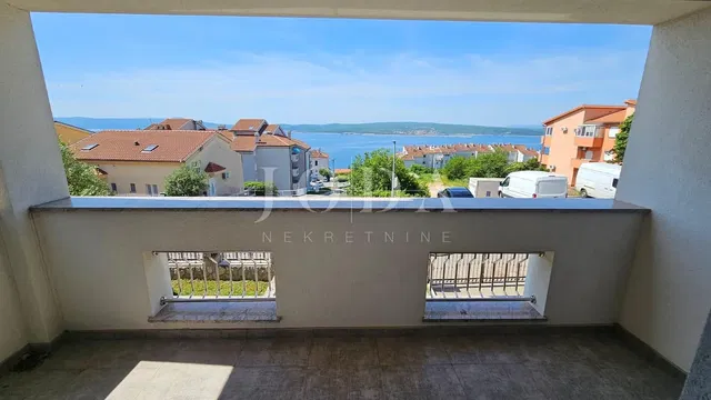 Дневна соба; дрвени под, природно светло, модерни стил