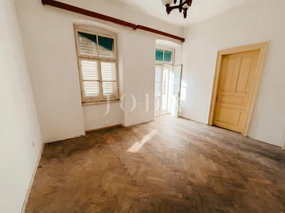 مطبخ; أجهزة المطبخ, أرضية خشبية, ضوء طبيعي, أسلوب عصري