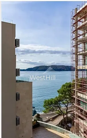 Küche; küchengeräte, fliesenboden, tageslicht, moderner stil