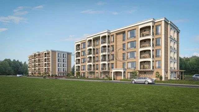 Kuchyňa; kuchynské spotrebiče, drevená podlaha, prirodzené svetlo, moderný štýl