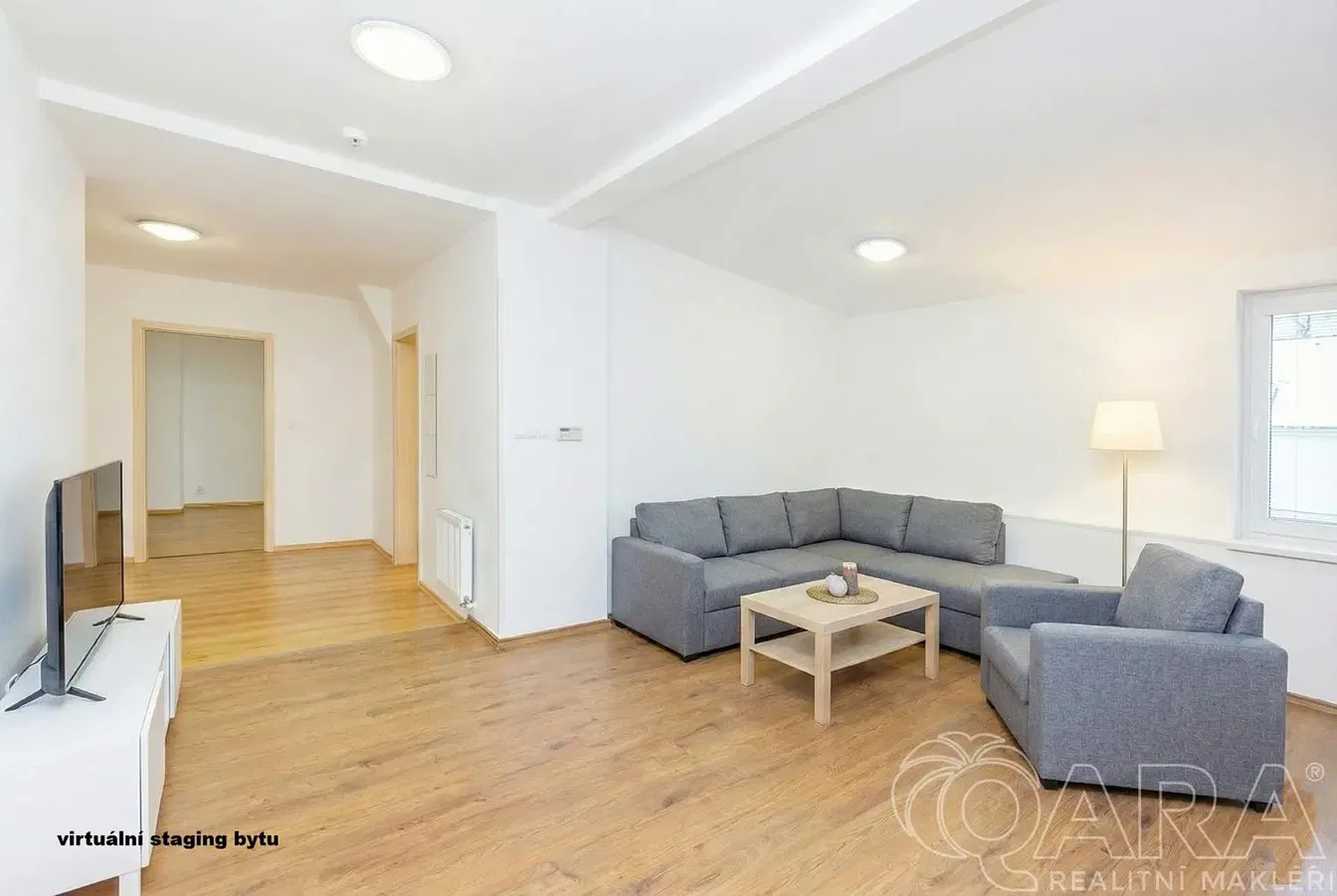 Keuken; keukenapparatuur, houten vloer, natuurlijk licht, moderne stijl