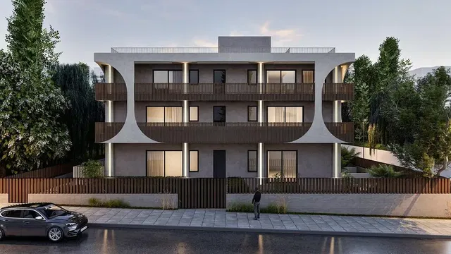 Kuchyně; kuchyňské spotřebiče, dřevěná podlaha, přirozené světlo, moderní styl