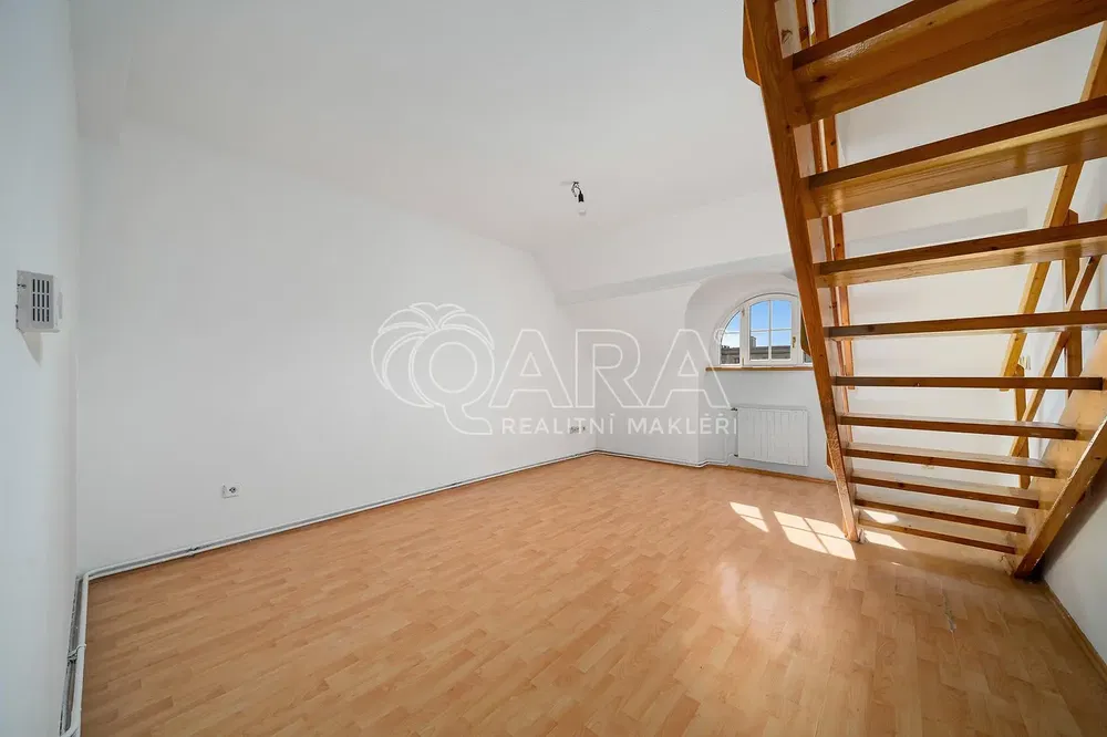 Wohnzimmer; holzboden, tageslicht, moderner stil