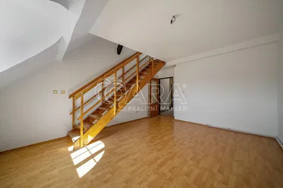 Küche; küchengeräte, holzboden, tageslicht, moderner stil