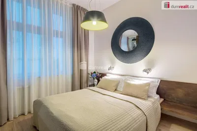 Salon; parquet, lumière naturelle, style moderne