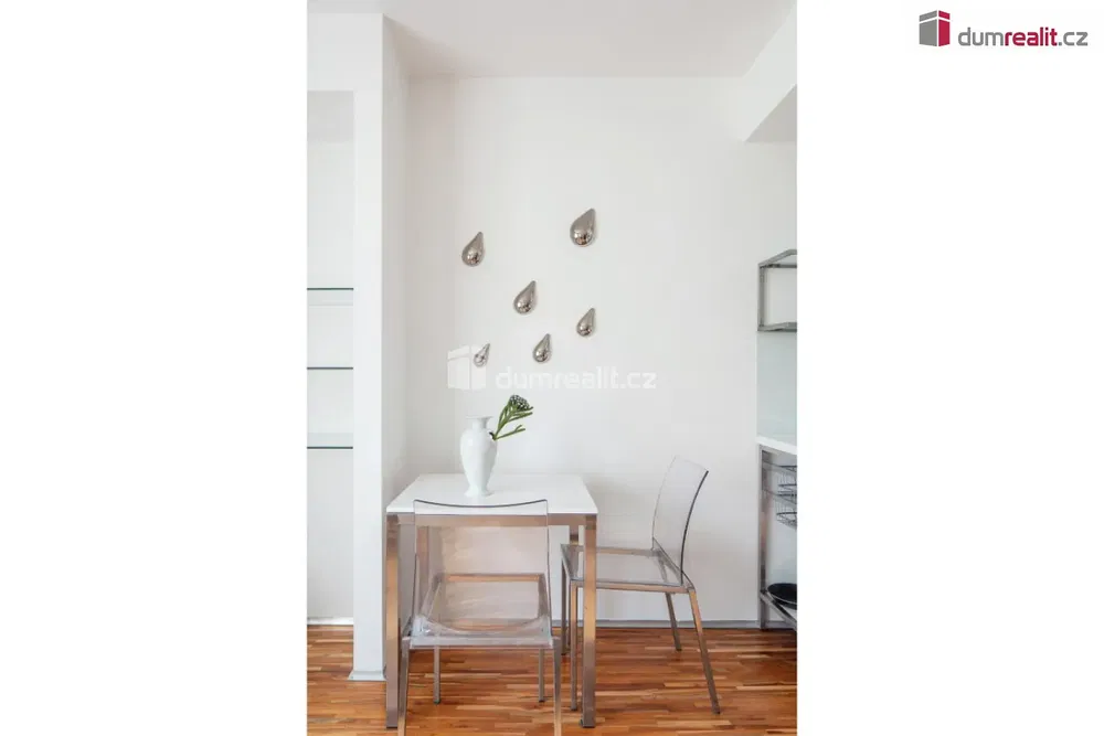 Кухня; кухненски уреди, плочки, естествена светлина, модерен стил