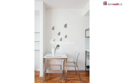 Кухня; кухненски уреди, плочки, естествена светлина, модерен стил