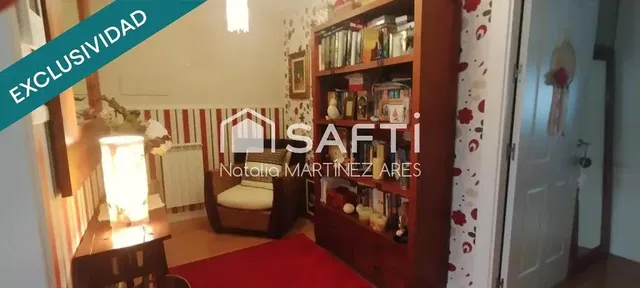 Küche; küchengeräte, holzboden, tageslicht, moderner stil